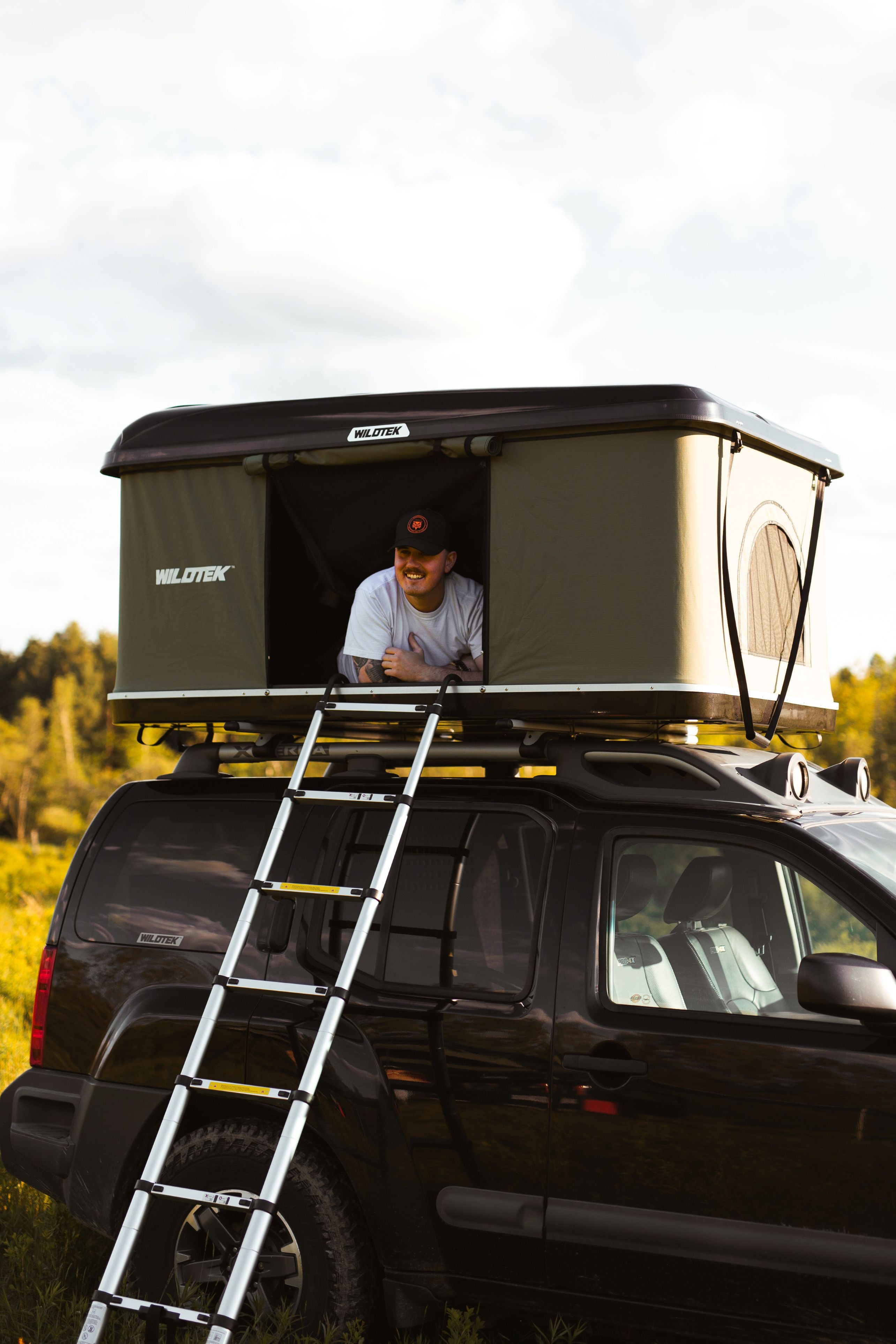 Hardshell rooftop tent KELOWNA – WILDTEK