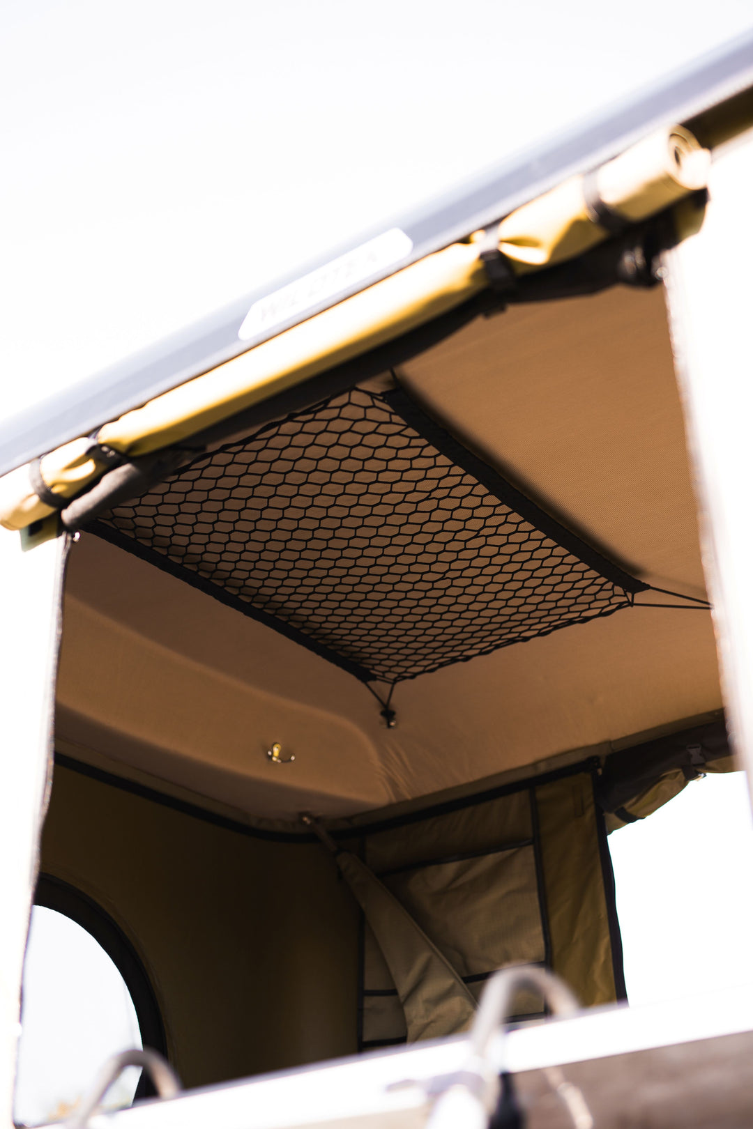 Rooftop tent KELOWNA -M